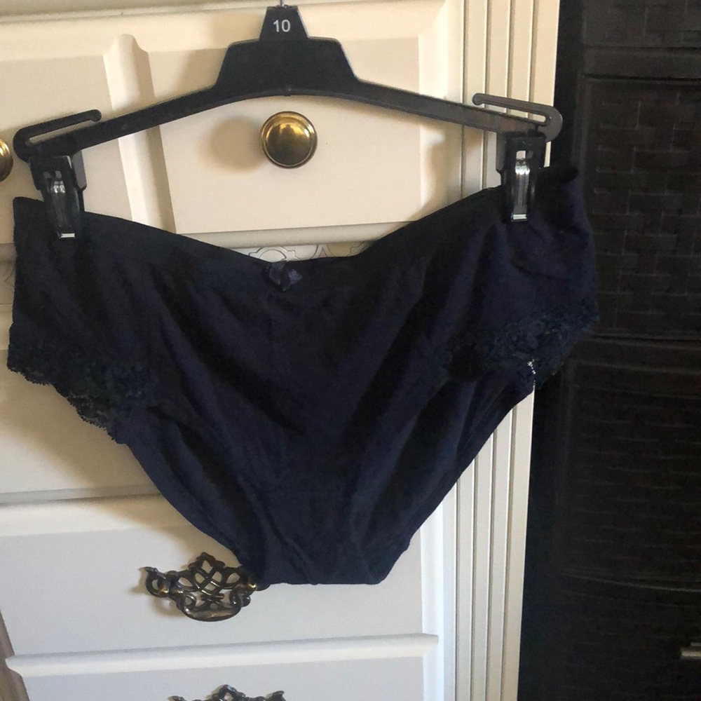 New Black and white stripe panty set
